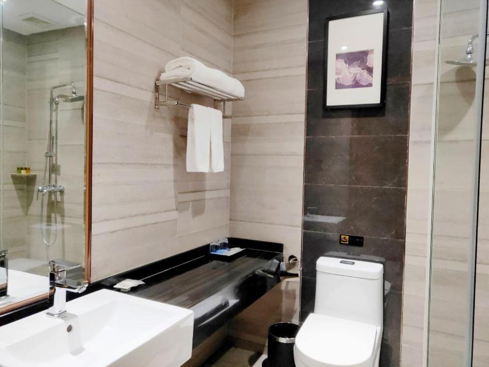 Lnsail Hotel Shenzhen Luohu Port Railway Station المظهر الخارجي الصورة